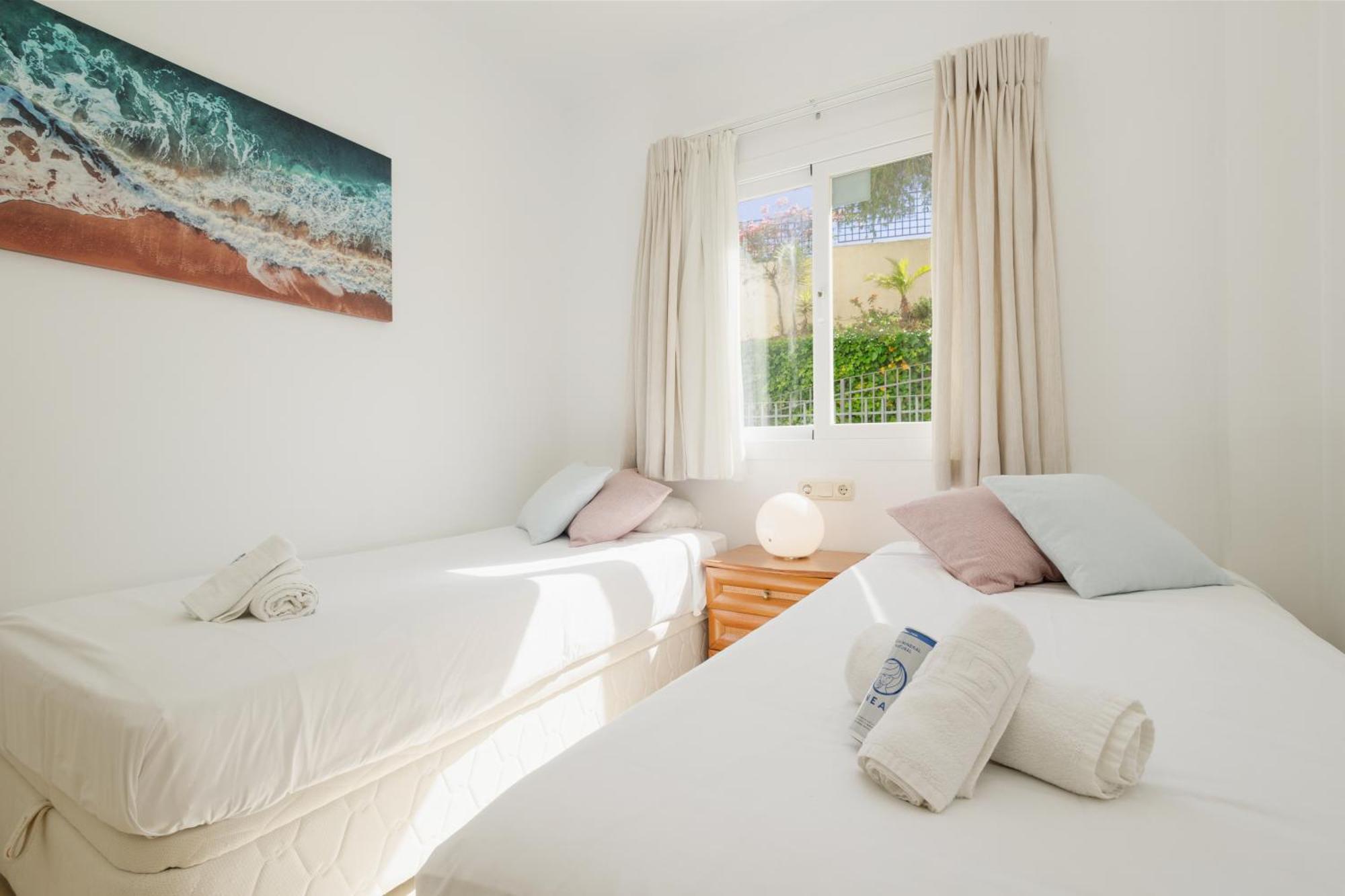 Leilighet Apartment With Pool And Private Terrace With Sea Views In Elviria