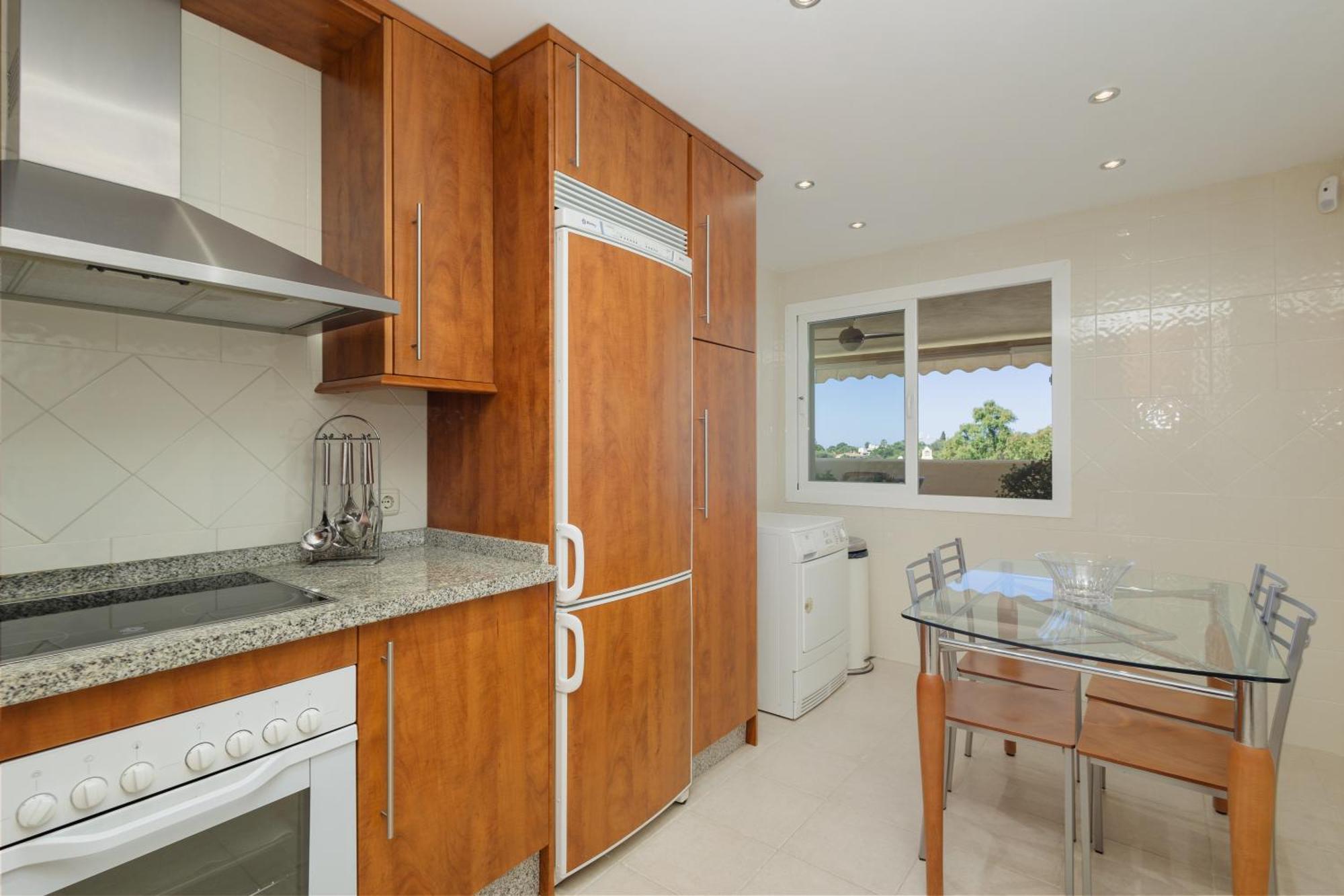 Leilighet Apartment With Pool And Private Terrace With Sea Views In Elviria Marbella