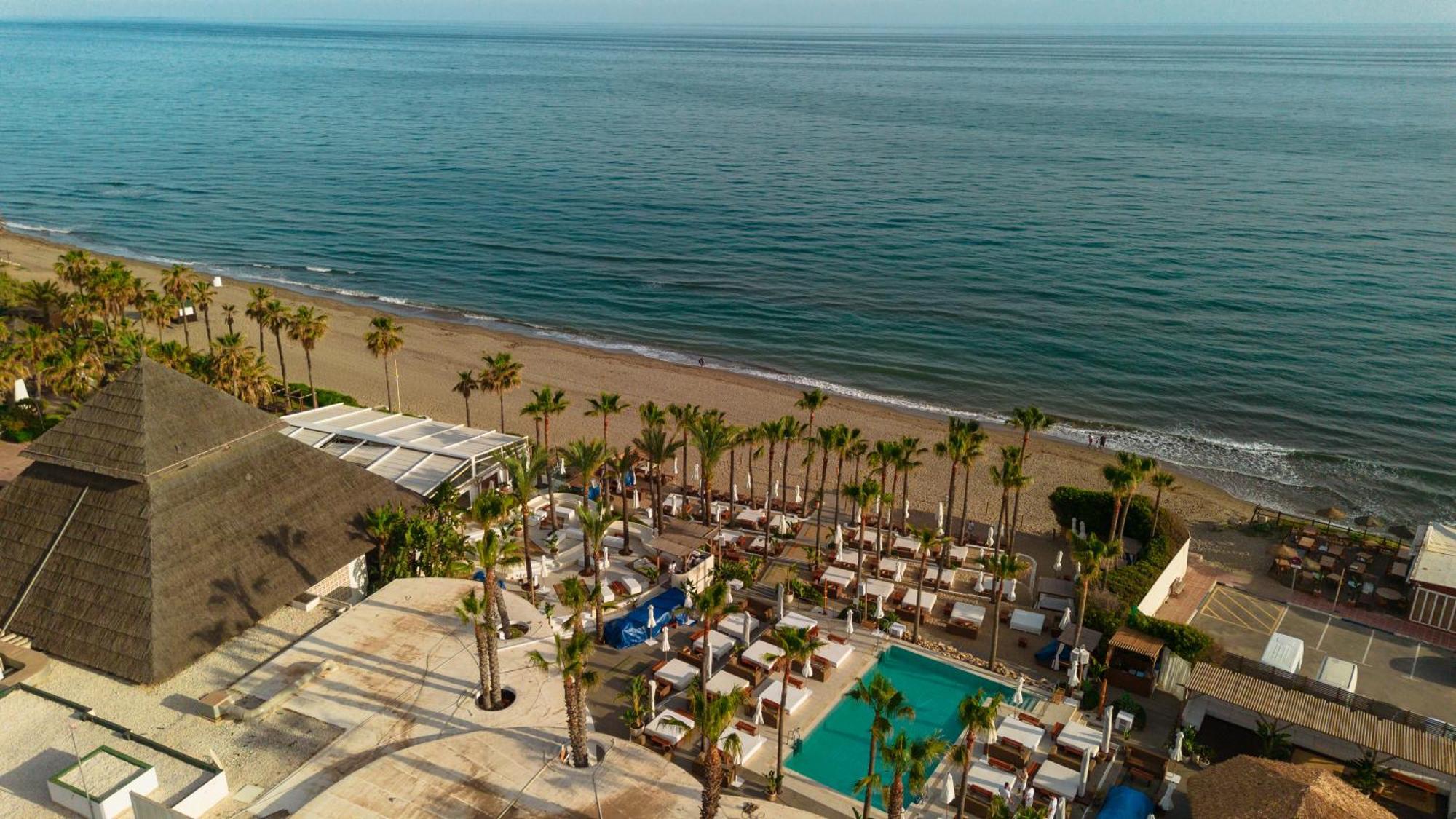 Apartment With Pool And Private Terrace With Sea Views In Elviria Leilighet