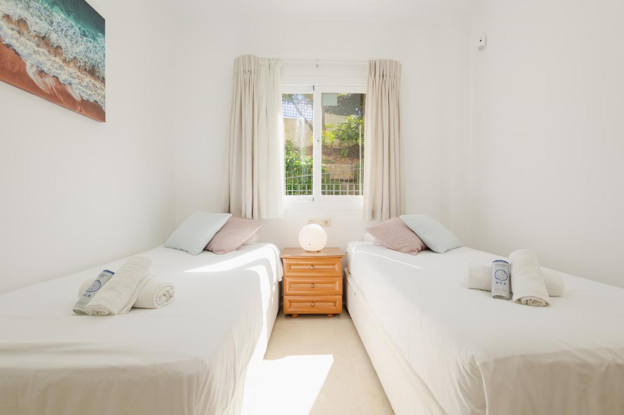 With Pool And Private Terrace With Sea Views In Elviria * Marbella